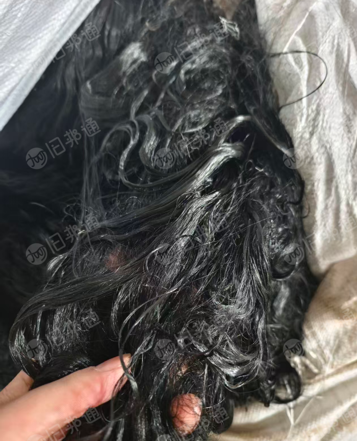 长期出售纯丙纶废丝，pp废丝，黑色，白色统货走，现货够三十吨，货在江苏无锡