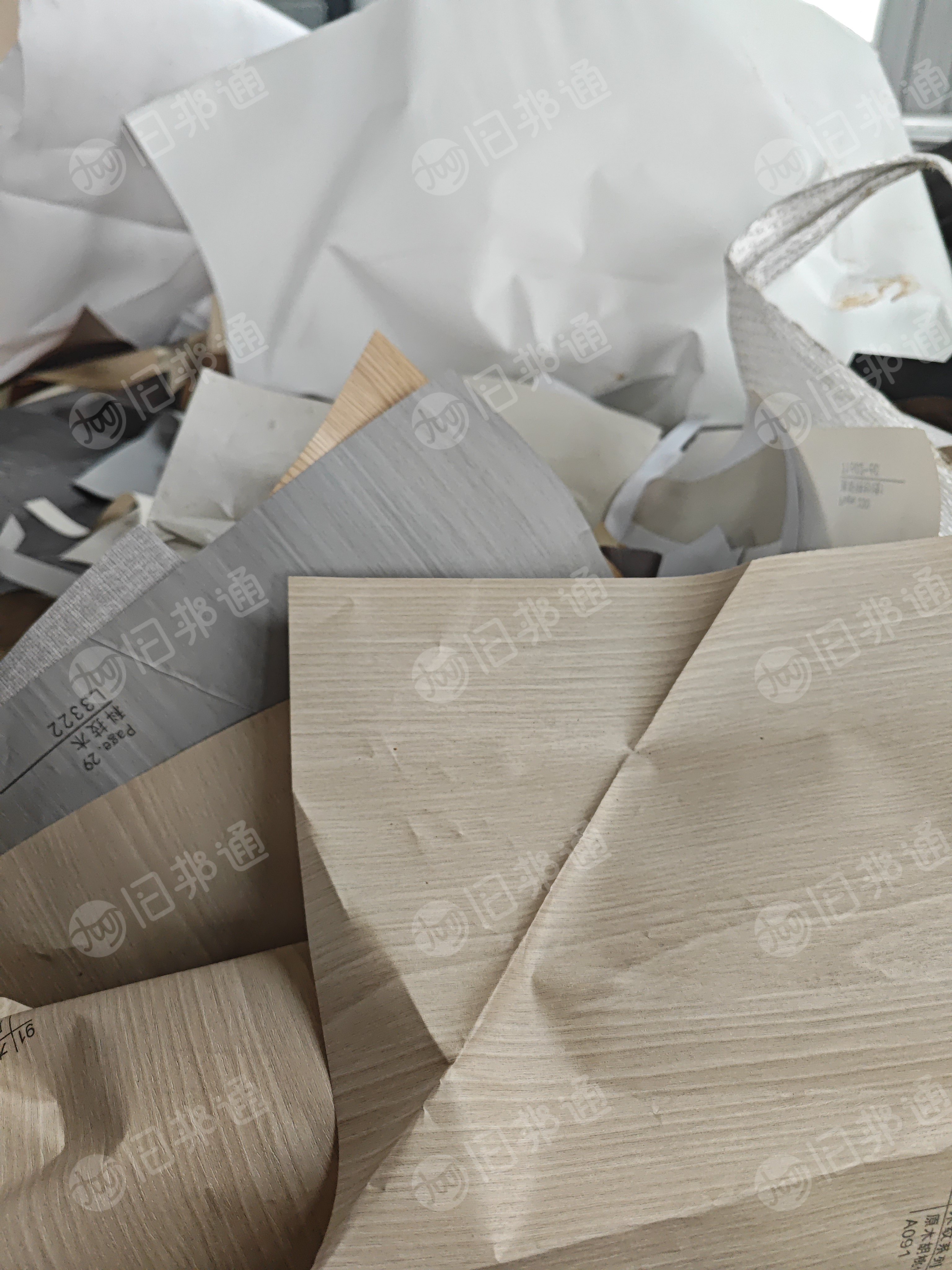 求购PVC墙纸,颜色不限,自己破碎磨粉用,长期大量求购