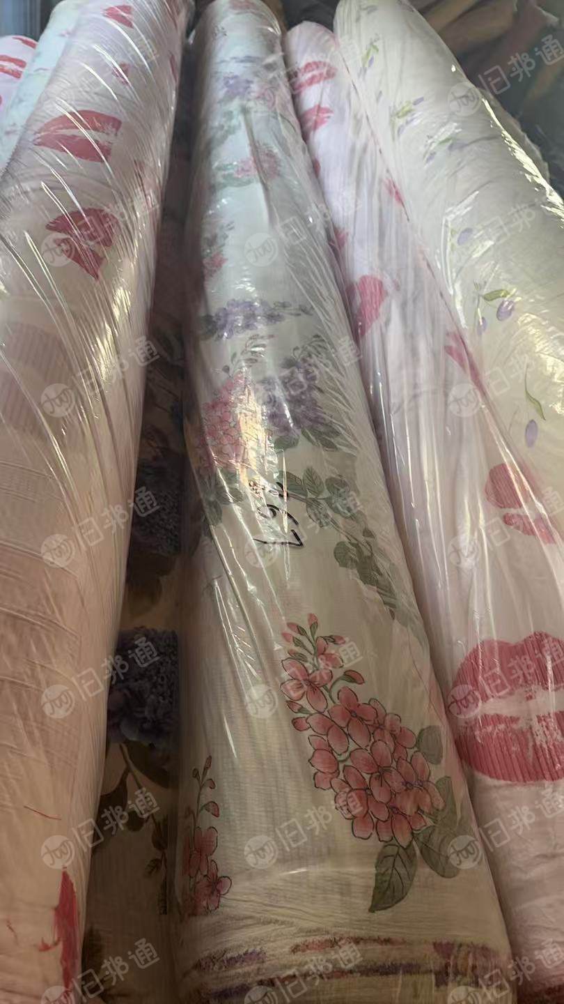 长期出售库存磨毛布,印花布,可以做家纺用品,现货有十来万米,货在浙江湖州