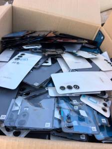 出售工厂手机废料，现货一两吨