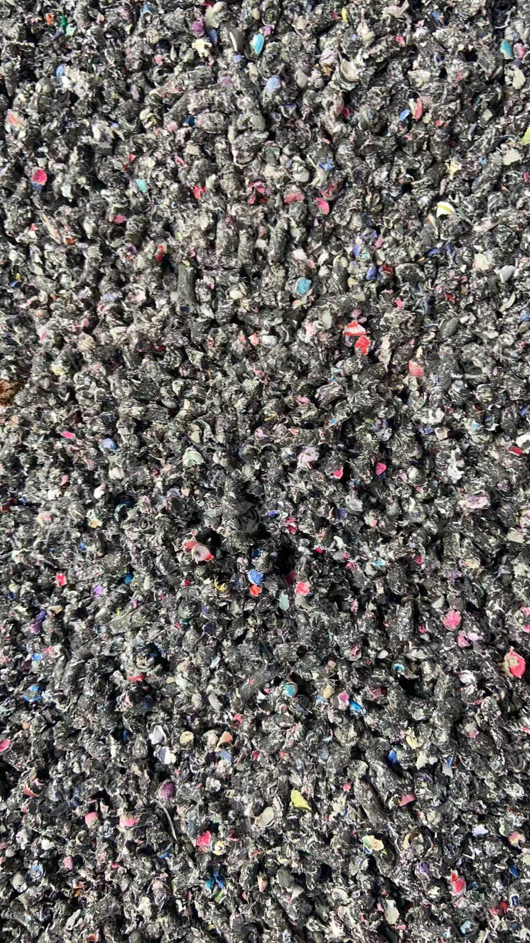 出售EVA毛毛虫颗粒,鞋底EVA发泡料做的,现货九米六一车