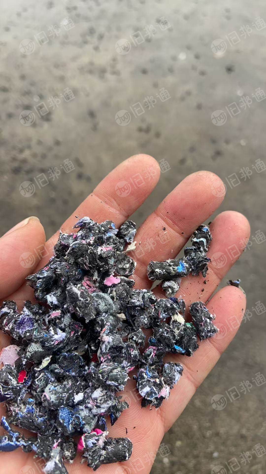 出售EVA毛毛虫颗粒，鞋底EVA发泡料做的，现货九米六一车