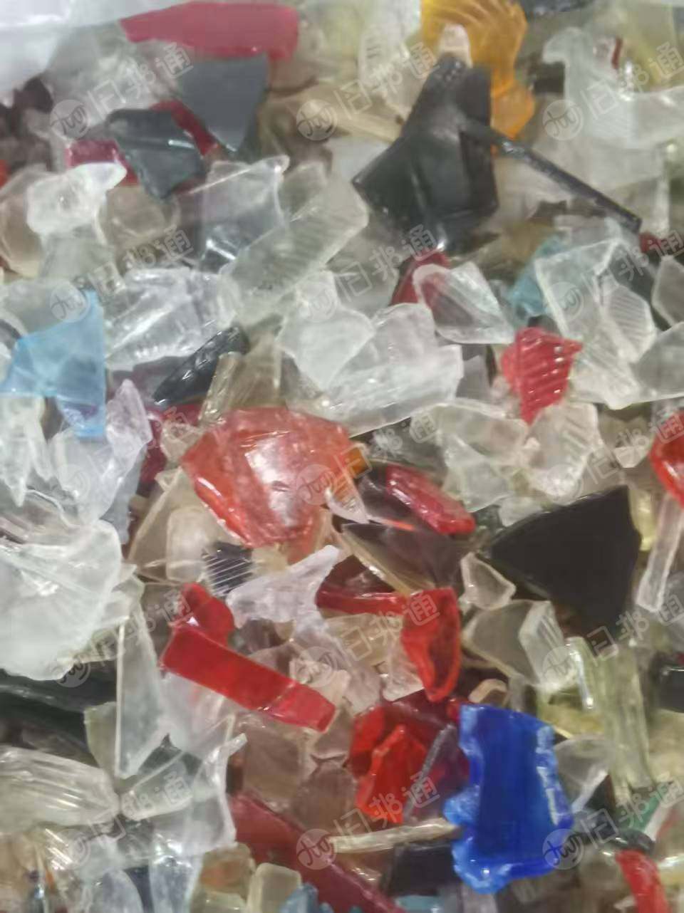 求购PC灯壳和瓶子破碎料，做汽车配件，需求量100吨