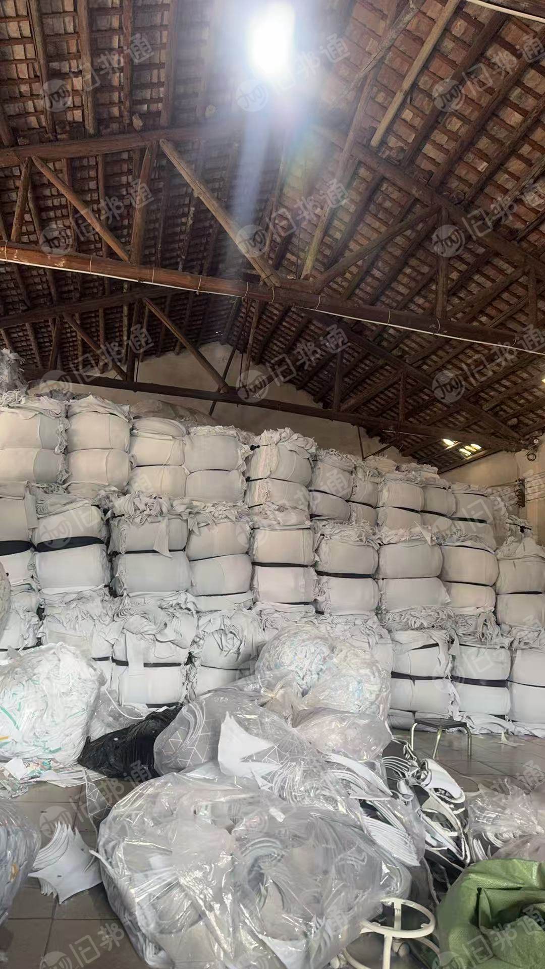 长期出售针刺棉下脚料，针刺棉边角料，现货几十吨