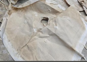 长期出售未清洗的涤纶滤布，丙纶滤布，各占一半，现货19吨左右