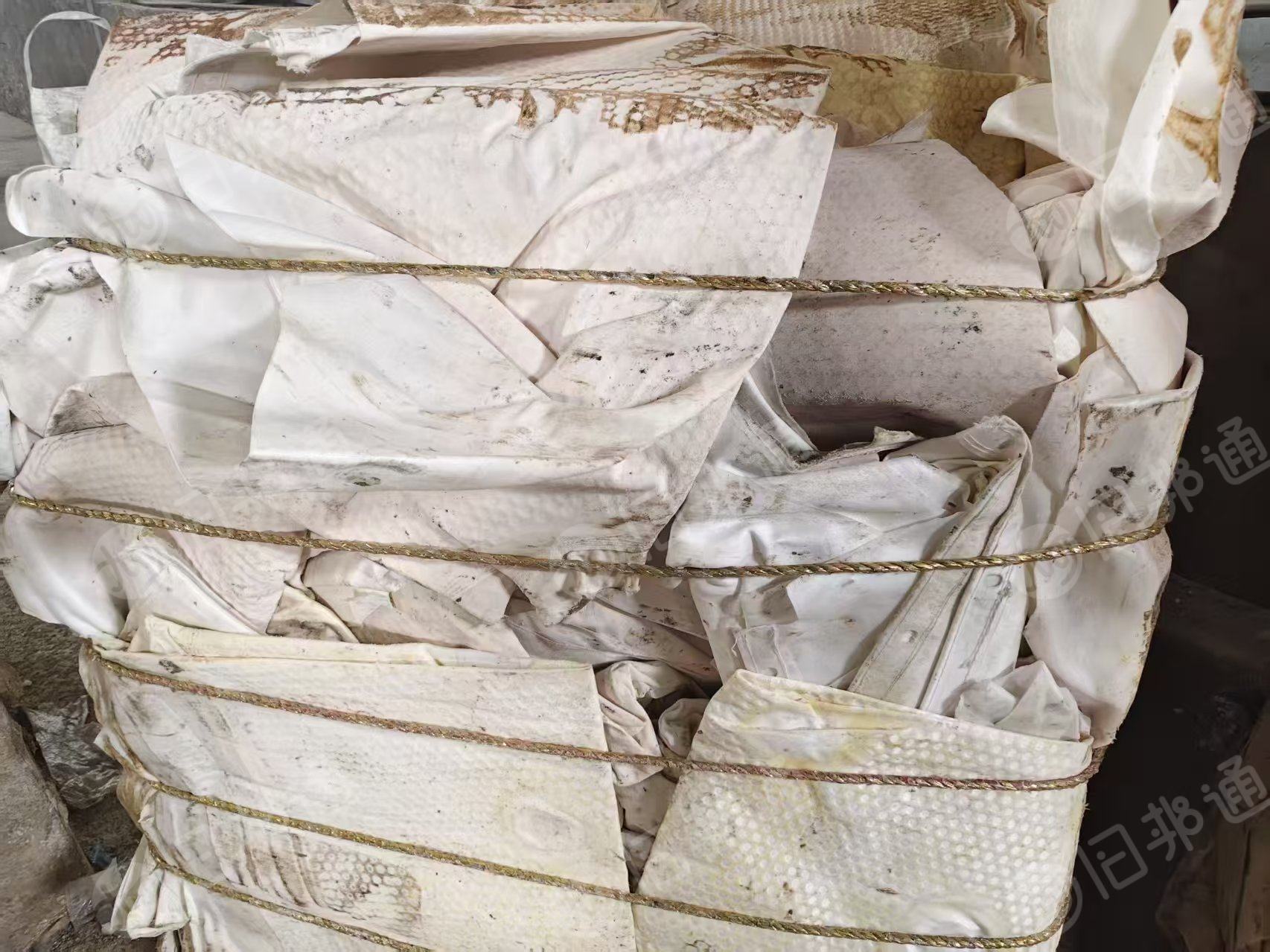 长期出售未清洗的涤纶滤布，丙纶滤布，各占一半，现货19吨左右