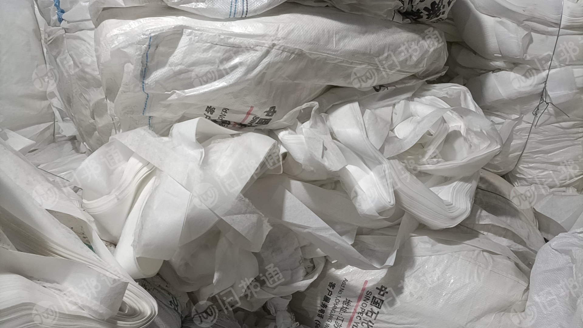 长期出售pp无纺布，无纺布边角料，现货十来吨