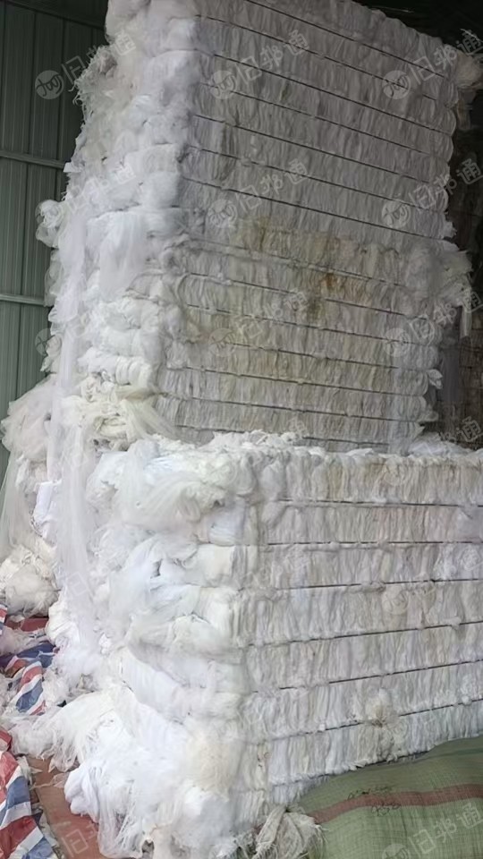 长期出售箱包厂下来分拣好的pp无纺布边角料，下脚料，含填充，月供20吨左右，厂在河北保定