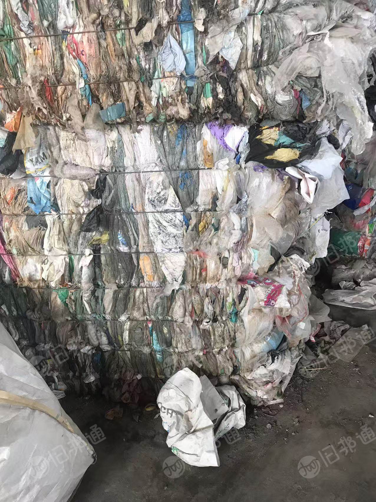 出售废旧杂膜，编织袋，可以炼油用的，现货40吨