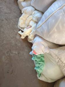 长期出售毛巾下脚料，纯涤纶废布，涤锦下脚料，月供60吨