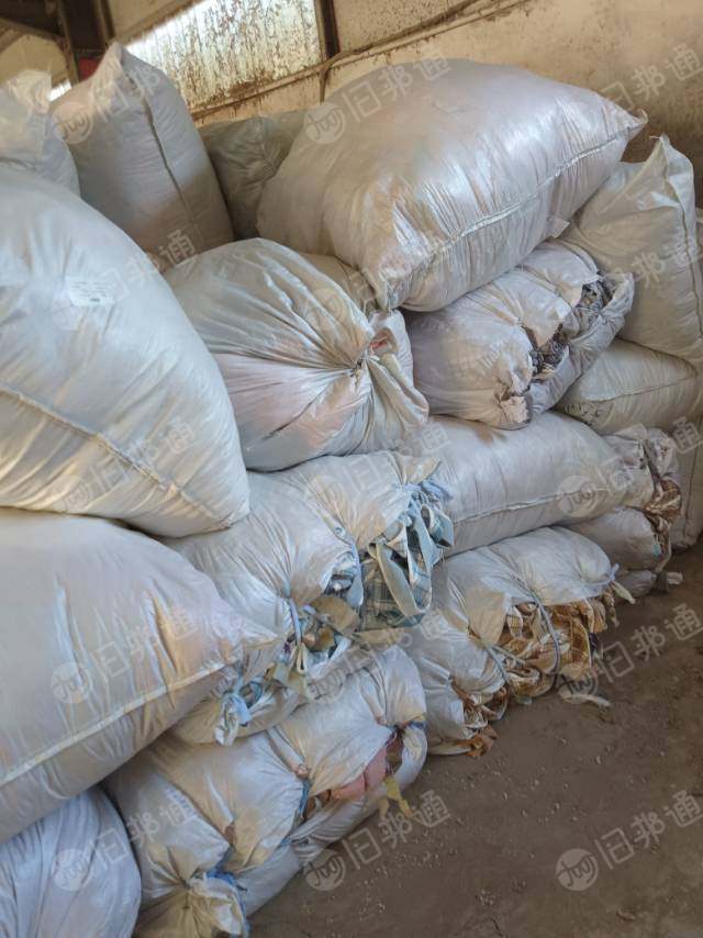 长期出售毛巾下脚料,纯涤纶废布,涤锦下脚料,月供60吨