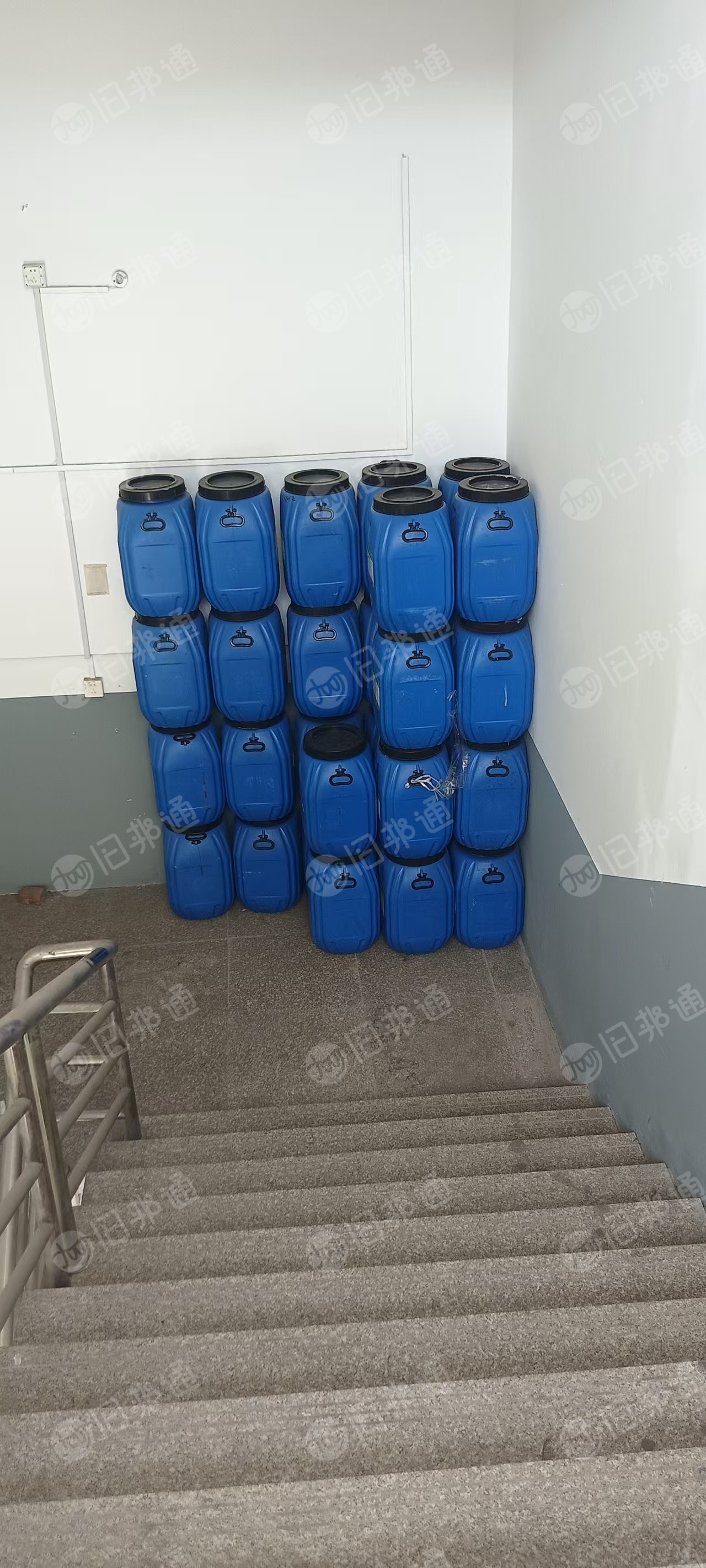 出售二手小蓝桶，处理干净，每月500个