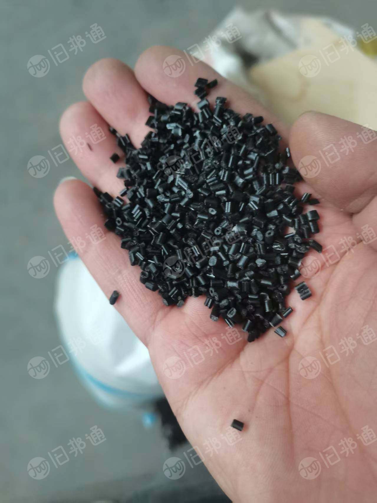 出售PP颗粒，无纺布之类的，过80目，现货量50多吨