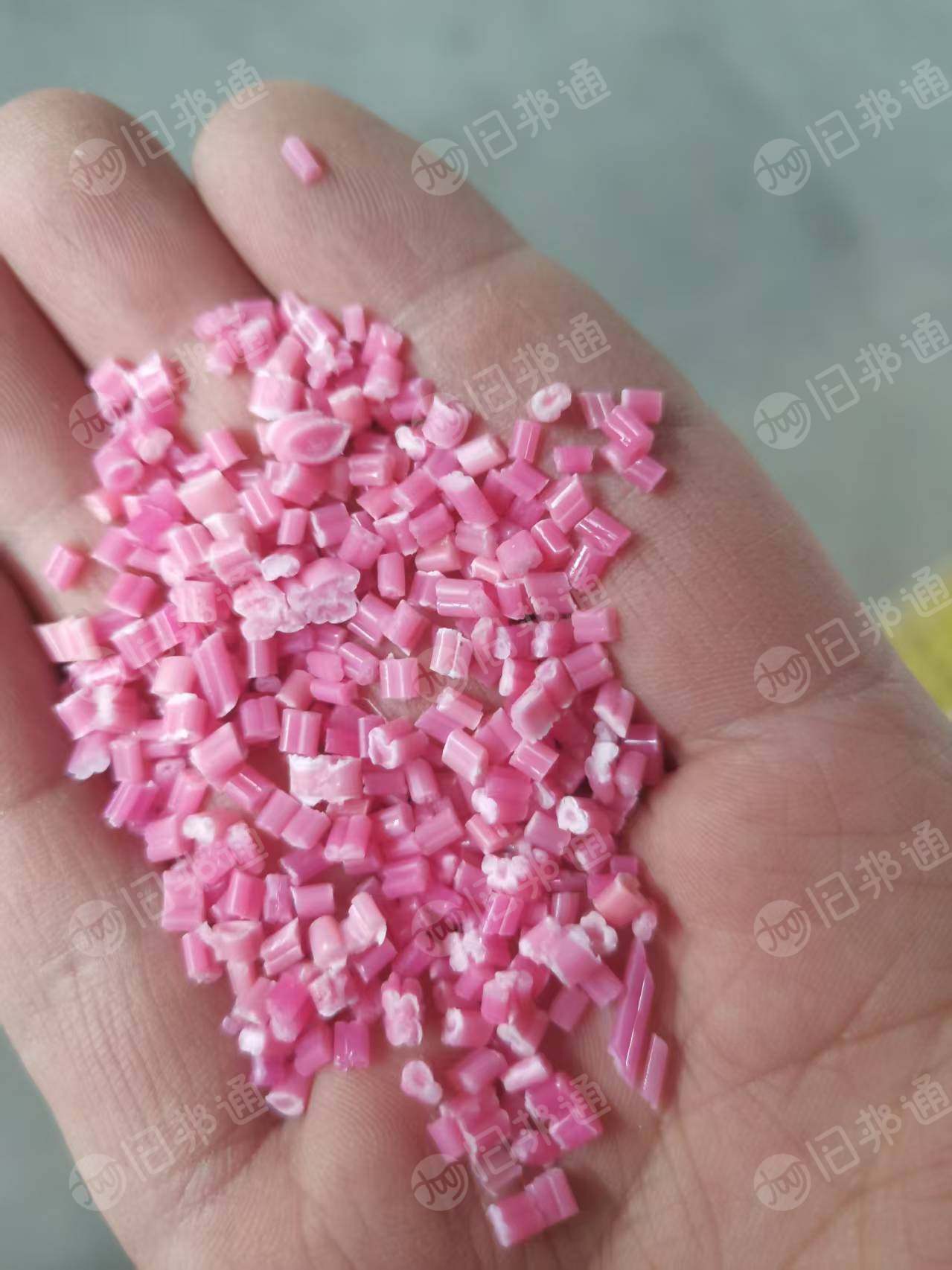 出售PP颗粒，无纺布之类的，过80目，现货量50多吨