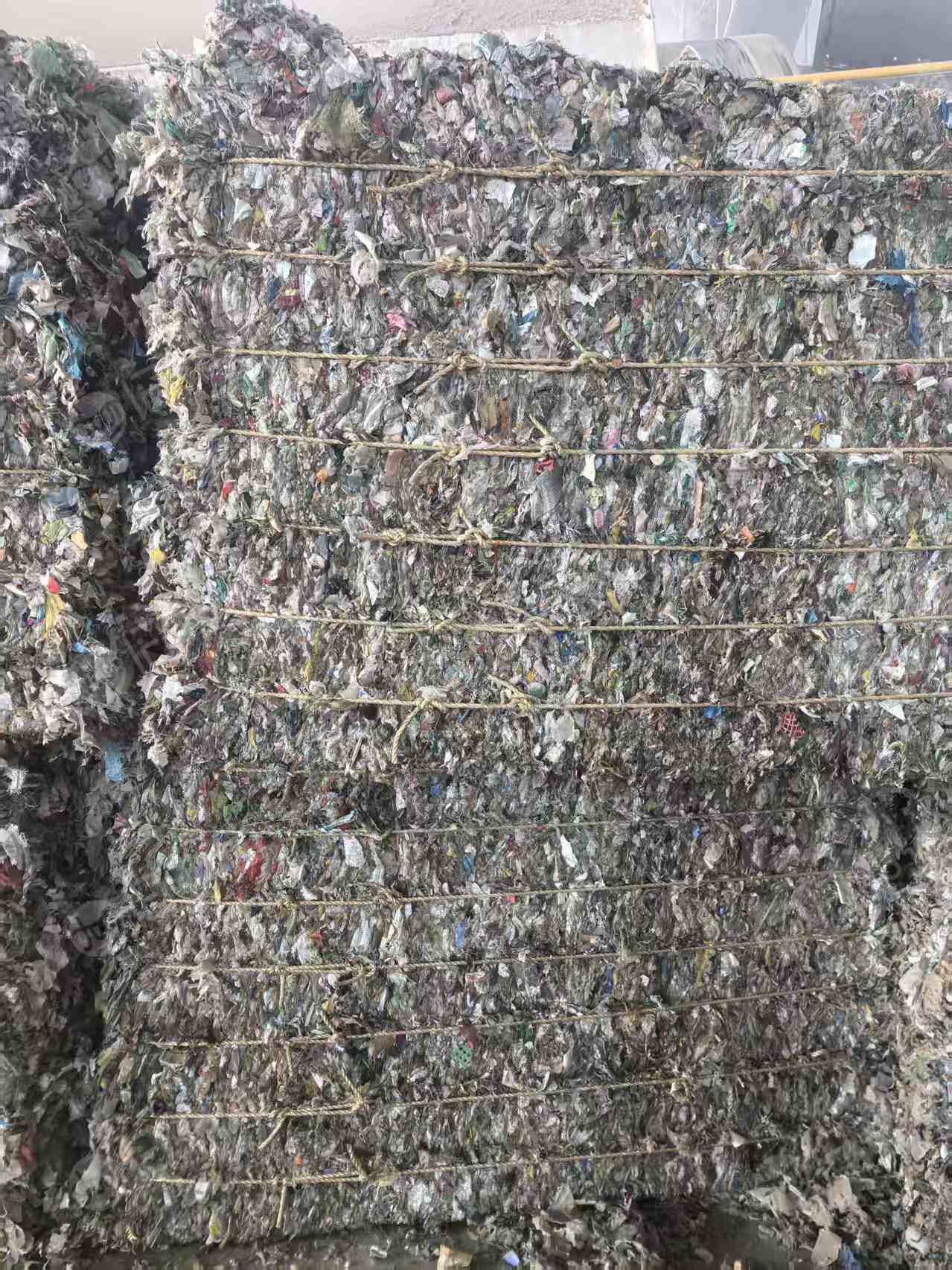 出售建筑垃圾分选撕碎料,编织袋,薄膜类比较多,筛分风选过,可燃烧用,月供300吨