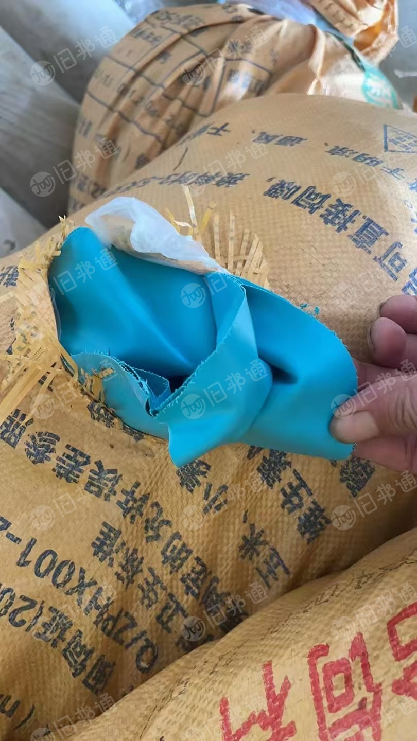 大量出售PVC雨衣下脚料,200吨左右