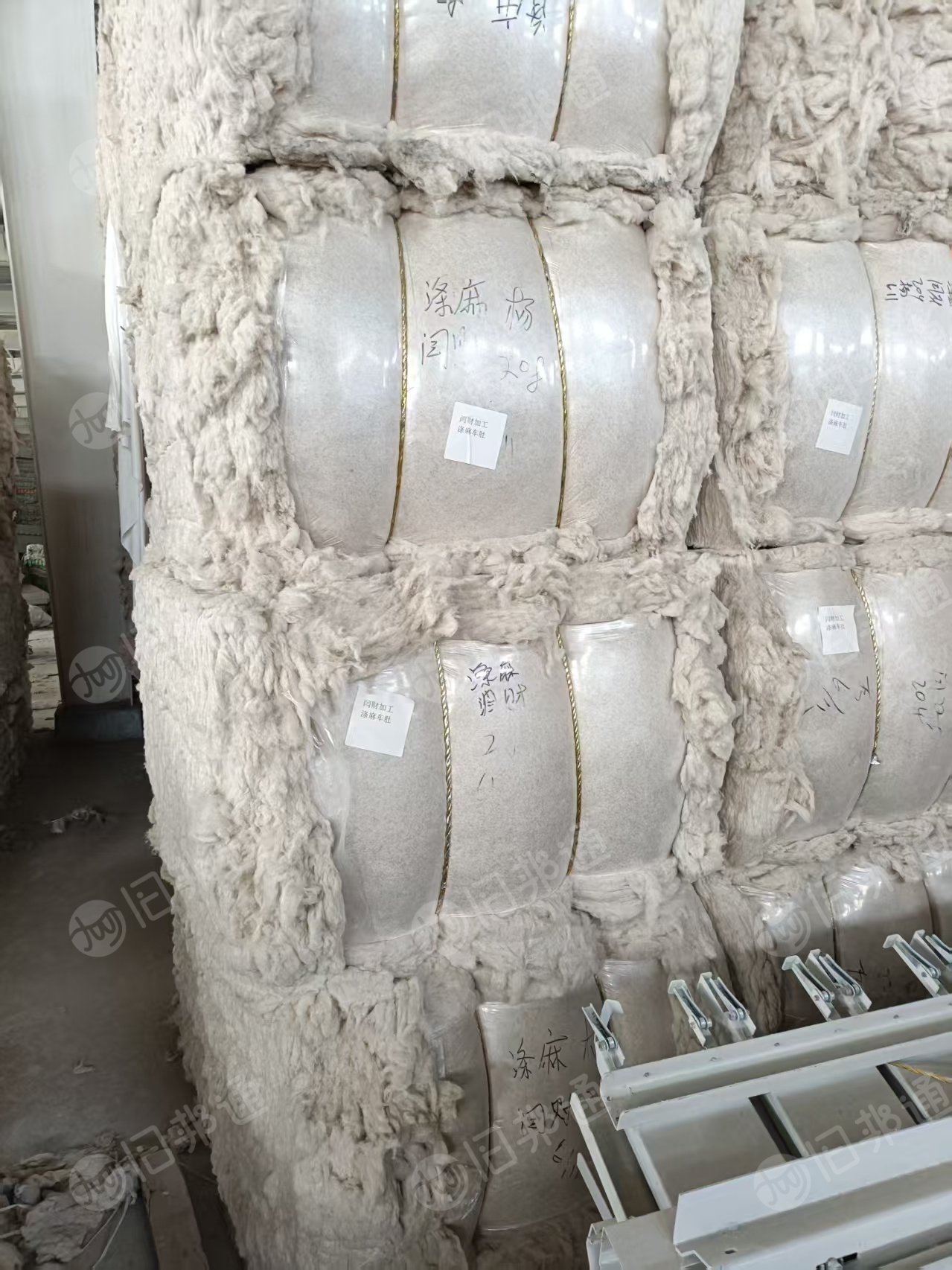 长期出售纺纱厂下来的涤麻车肚棉，50亚麻50化纤，现货100吨。