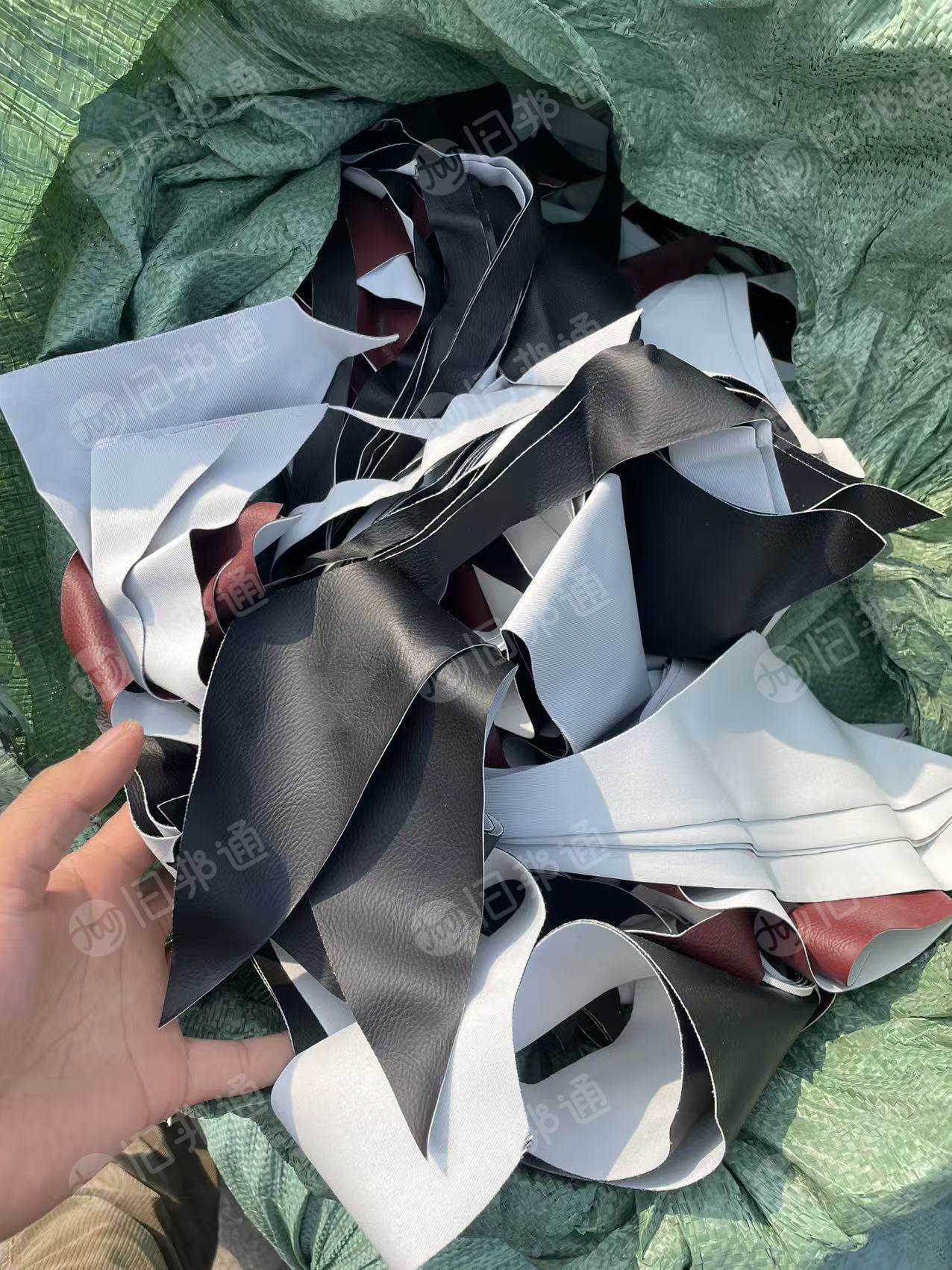 出售PVC汽车座椅革，月供30吨