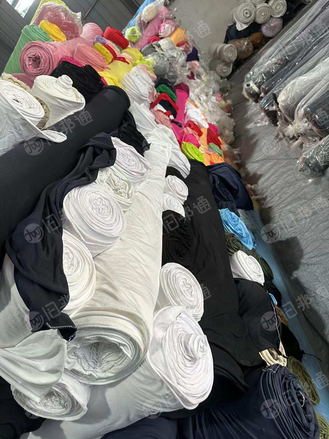 长期出售品牌原单各种材质服装面料,精梳棉单面汗布,纯棉单面汗布,短袖T恤面料,花布等。货在广东中山