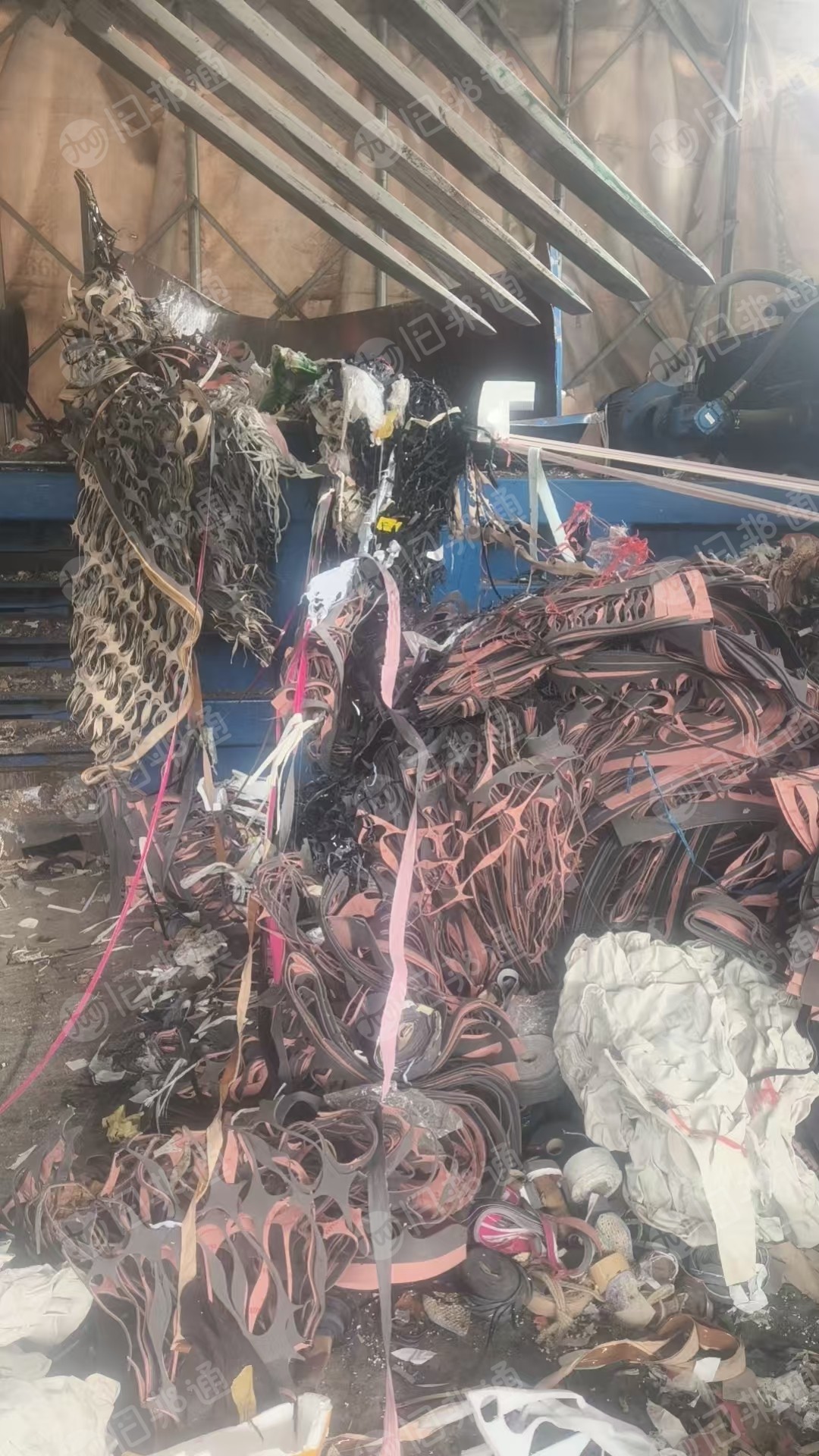 出售燃烧料，全是鞋厂的边角料皮革料，YV复合料，现货一车半