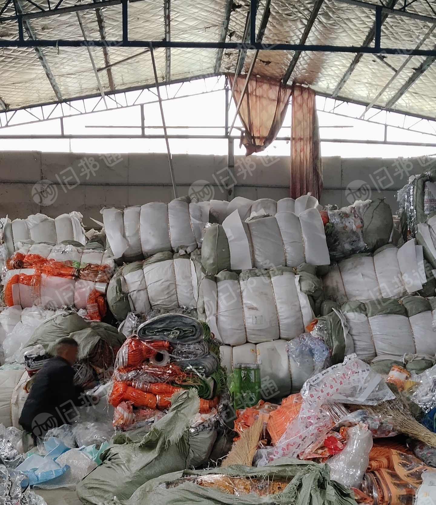 出售彩印厂下来的复合膜废料,聚丙复合膜废料,现货70吨