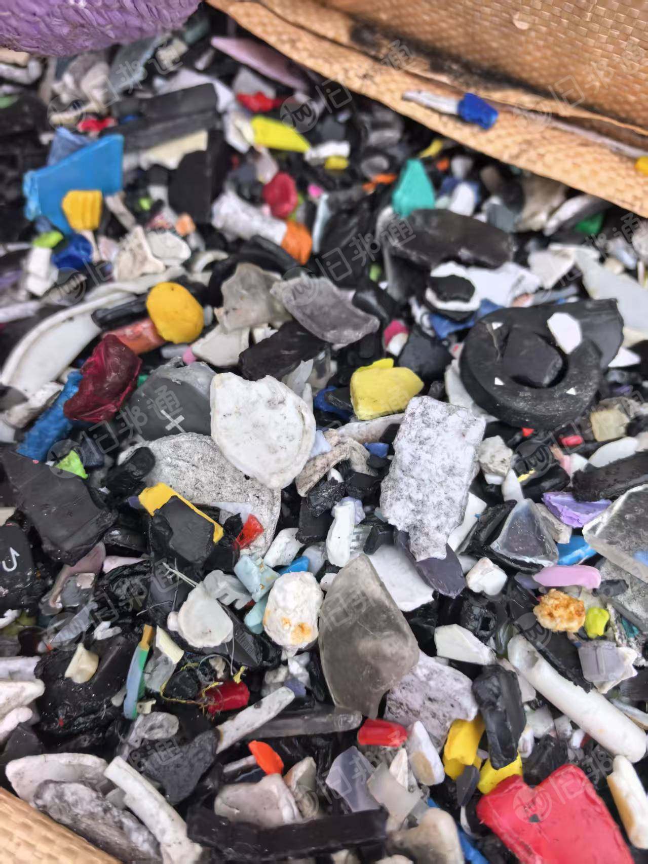 出售PP,ABS,PS等混合塑料,过好25℃盐水,现货30吨