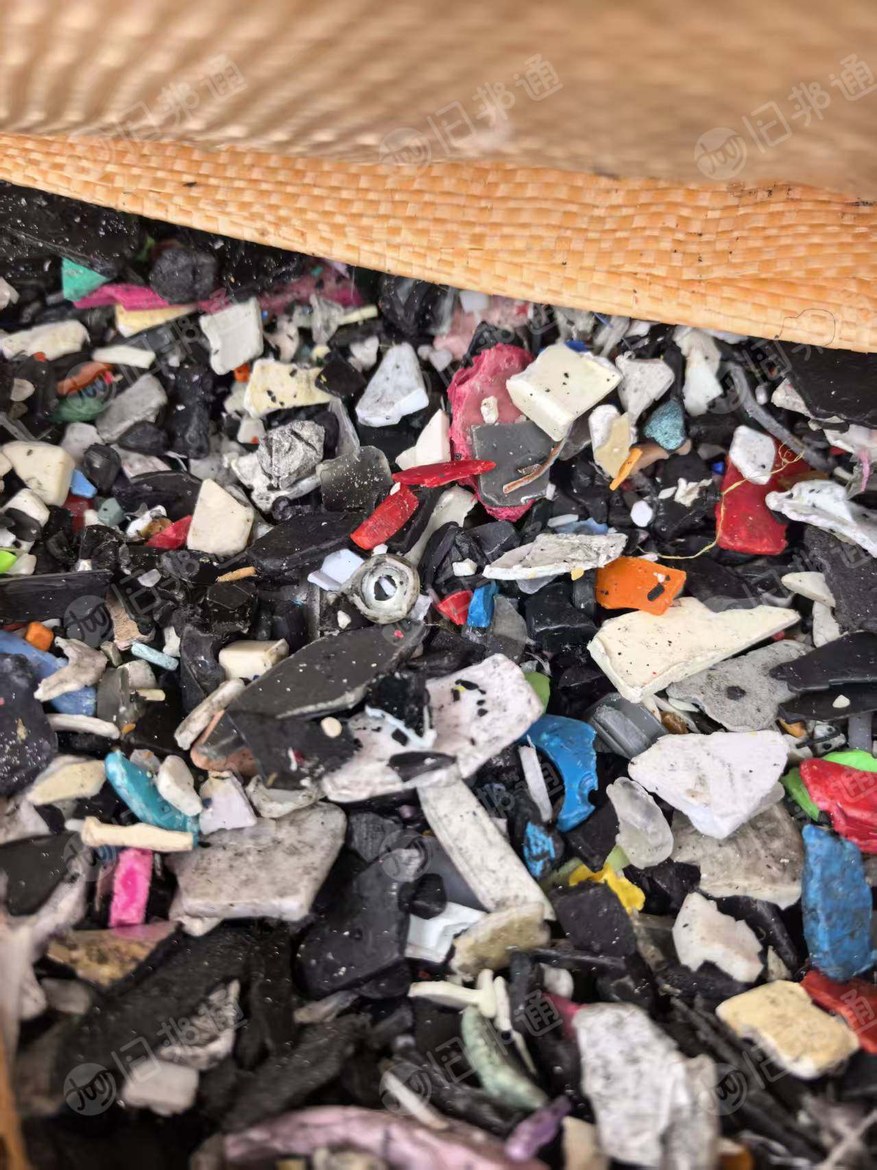 出售PP,ABS,PS等混合塑料,过好25℃盐水,现货30吨