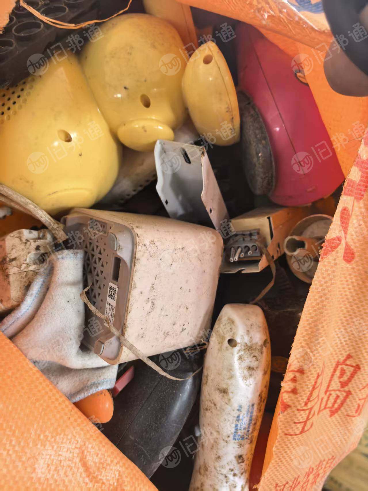 出售PP,ABS,PS等混合塑料，过好25℃盐水，现货30吨