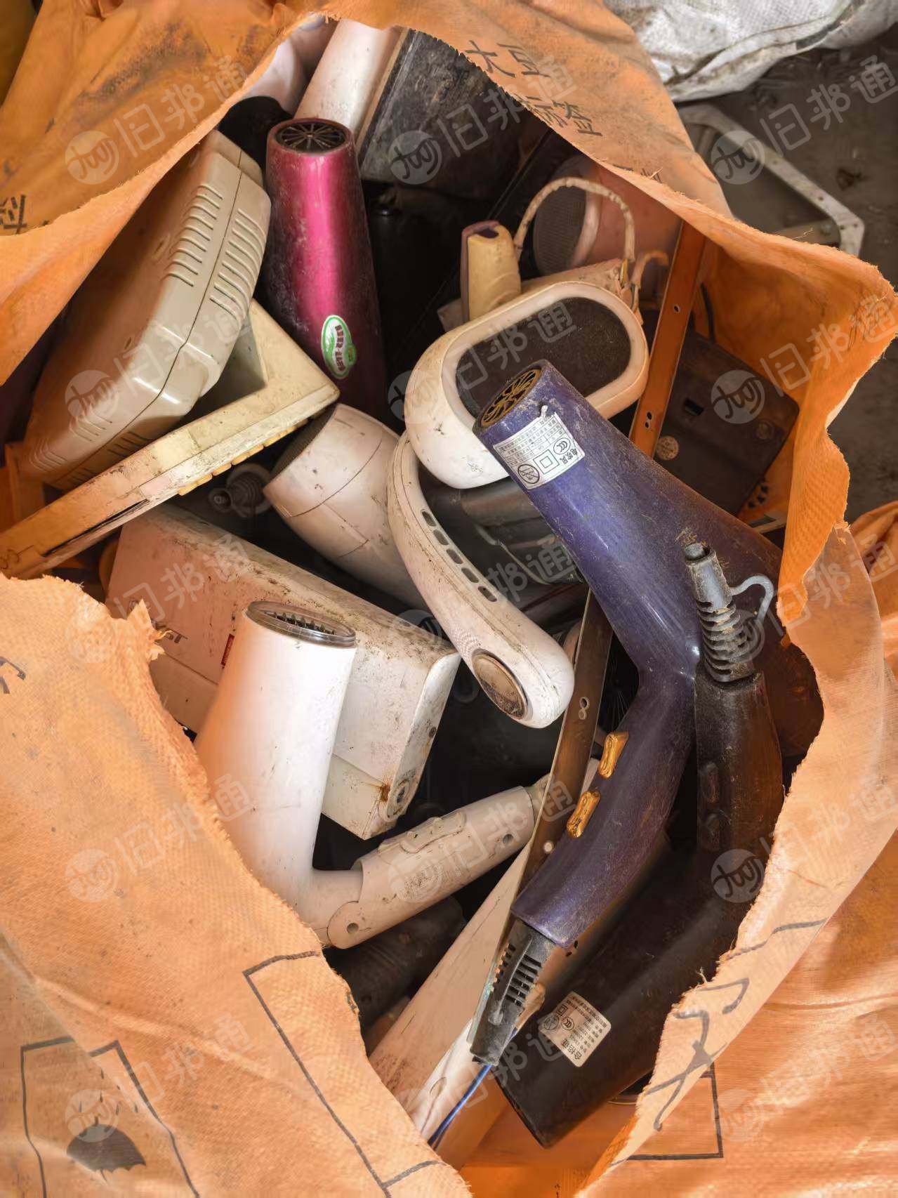 出售PP,ABS,PS等混合塑料,过好25℃盐水,现货30吨