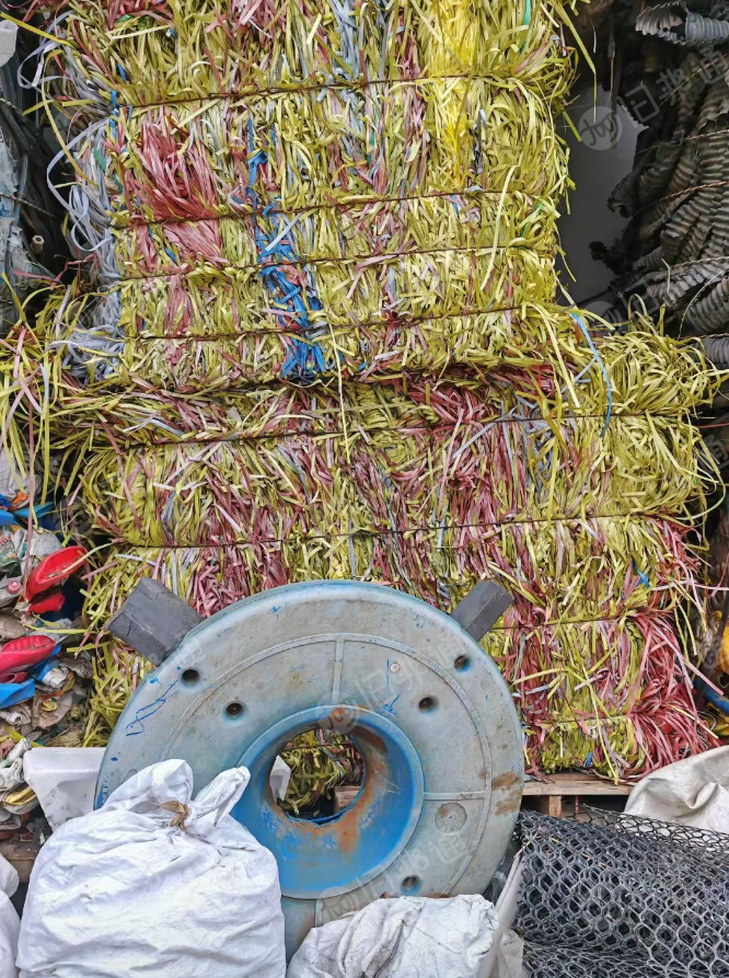 长期出售PP打包带废料，漂沉混打的，现货十多吨