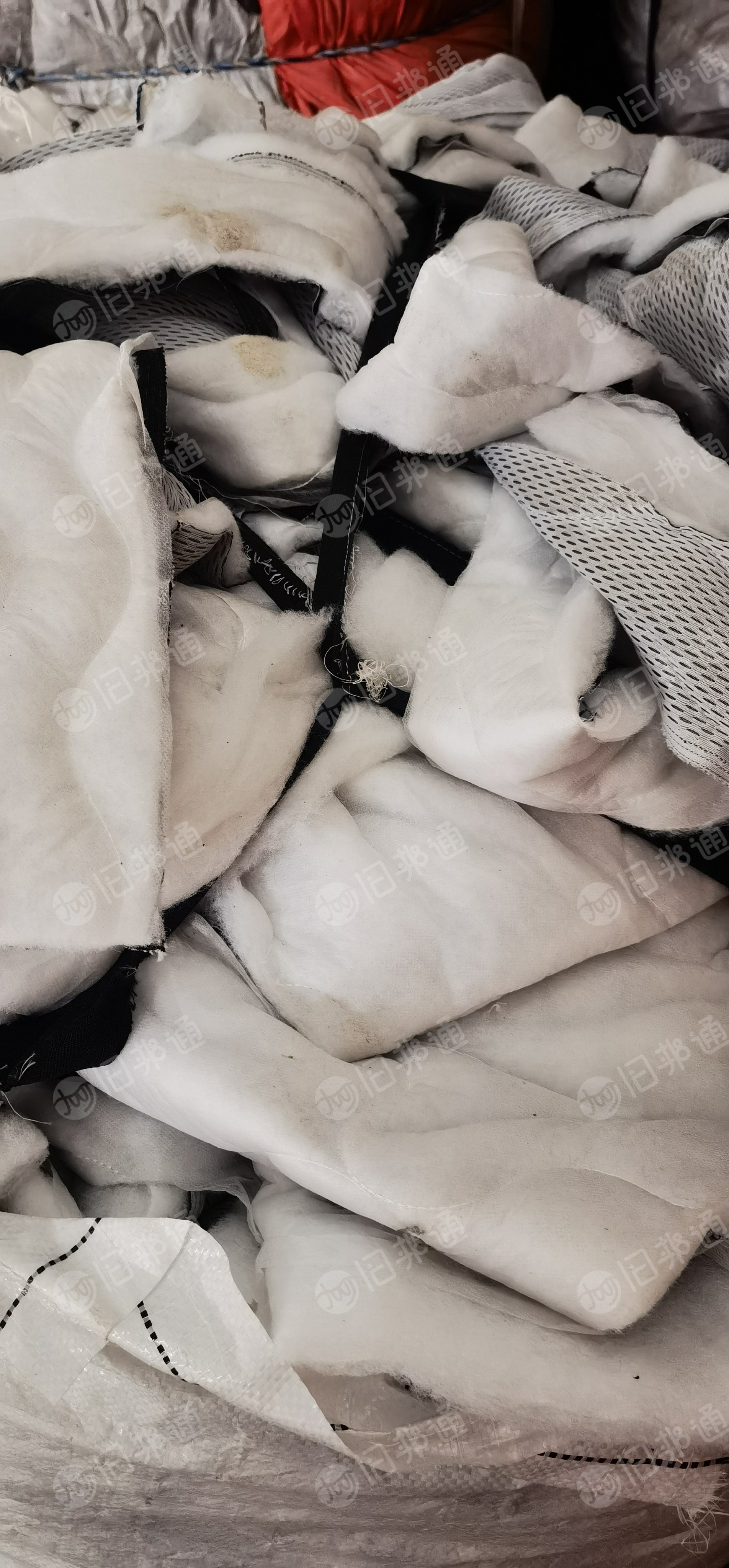 免费送土工布废料，土工布燃烧料，现货13方三车