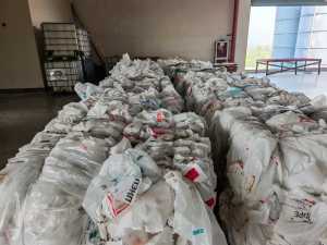 长期出售装PE颗粒的乳白袋，厂货。干干净净。一点杂质都没有