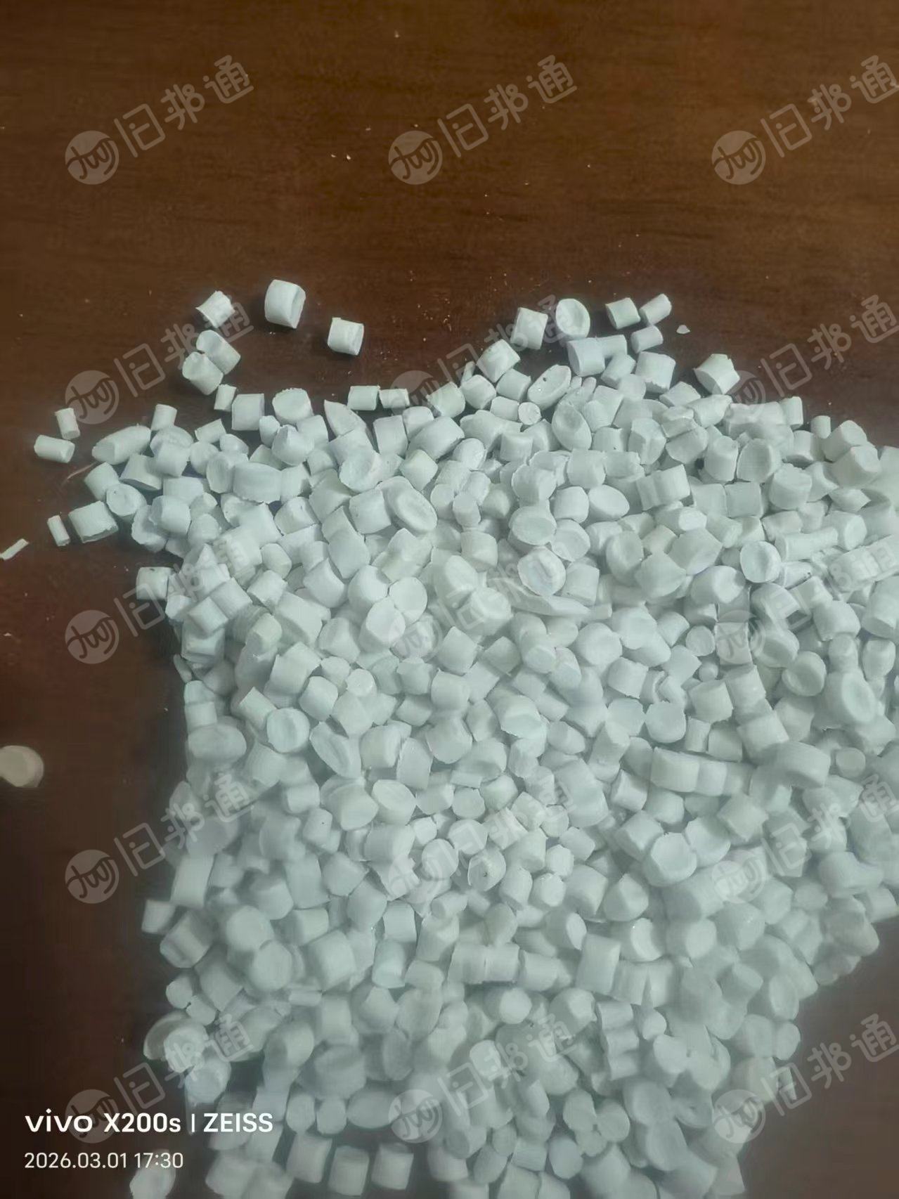 出售PP无纺布颗粒，白色黑色，60目，月供300吨