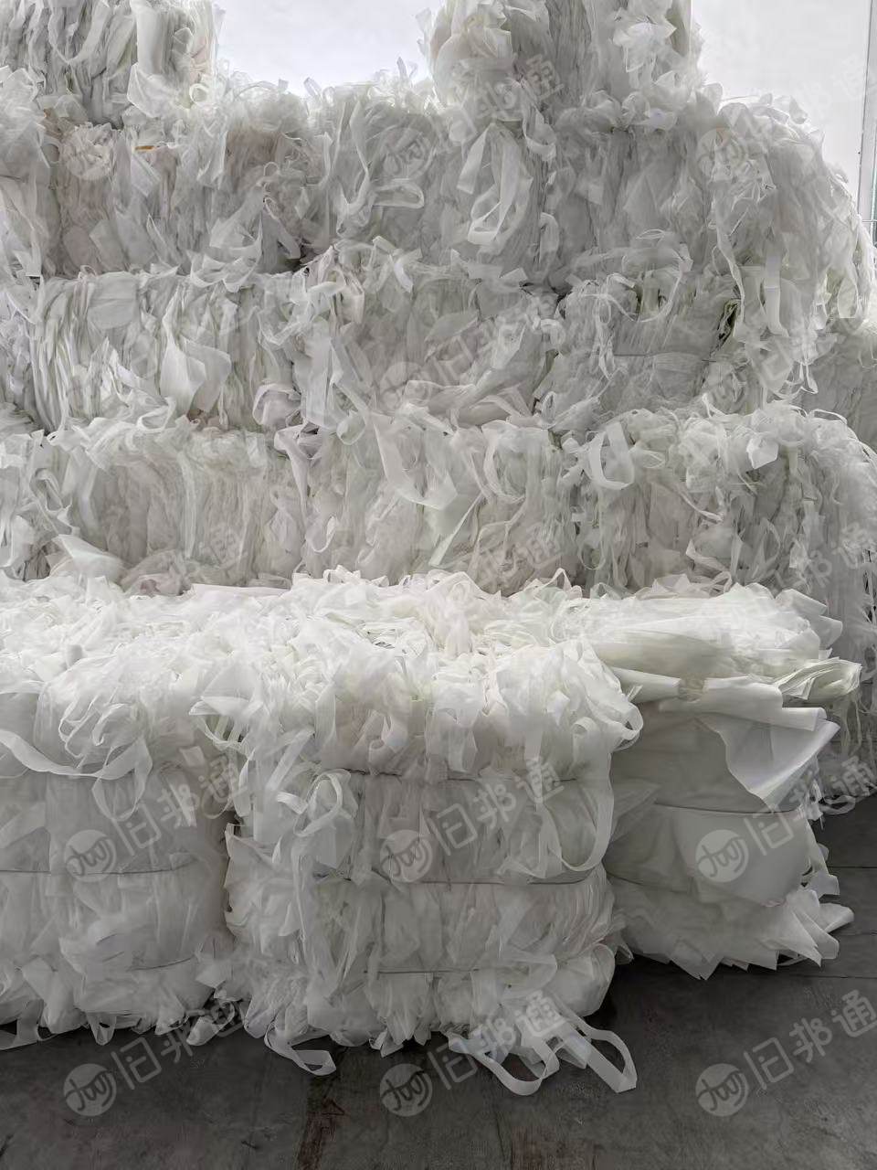 长期出售涤纶经编布切边料,白色涤纶废布,含20%低熔点,现货有17.5米一车,货在四川绵阳