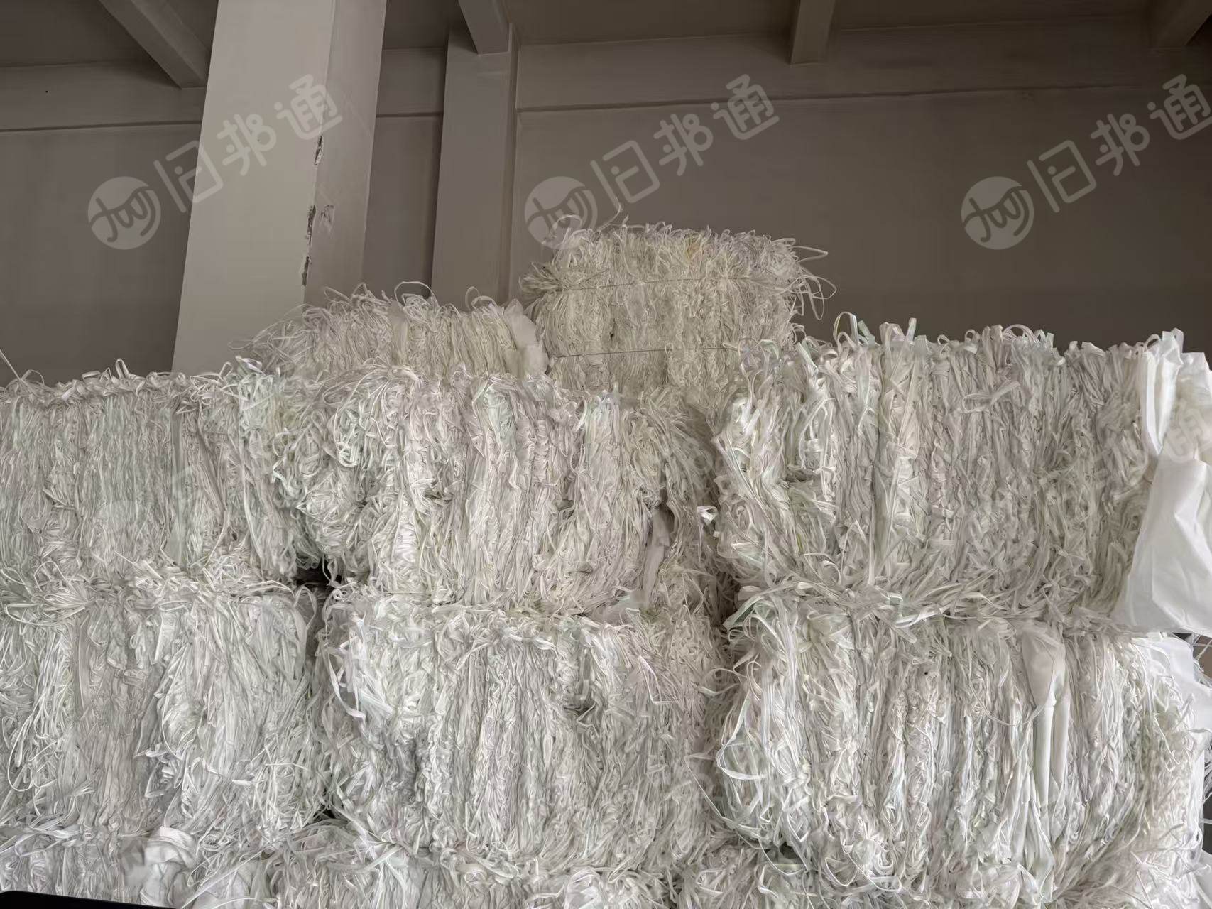 长期出售涤纶经编布切边料,白色涤纶废布,含20%低熔点,现货有17.5米一车,货在四川绵阳