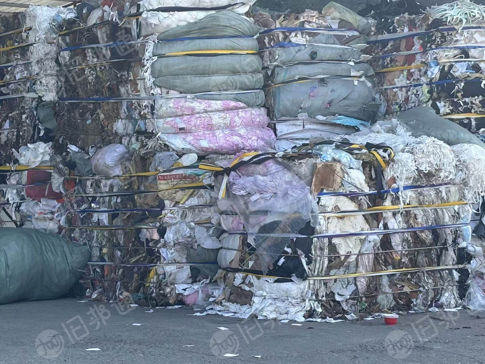 长期大量出售各种废布料，燃烧料，黑料，货在福建泉州。
