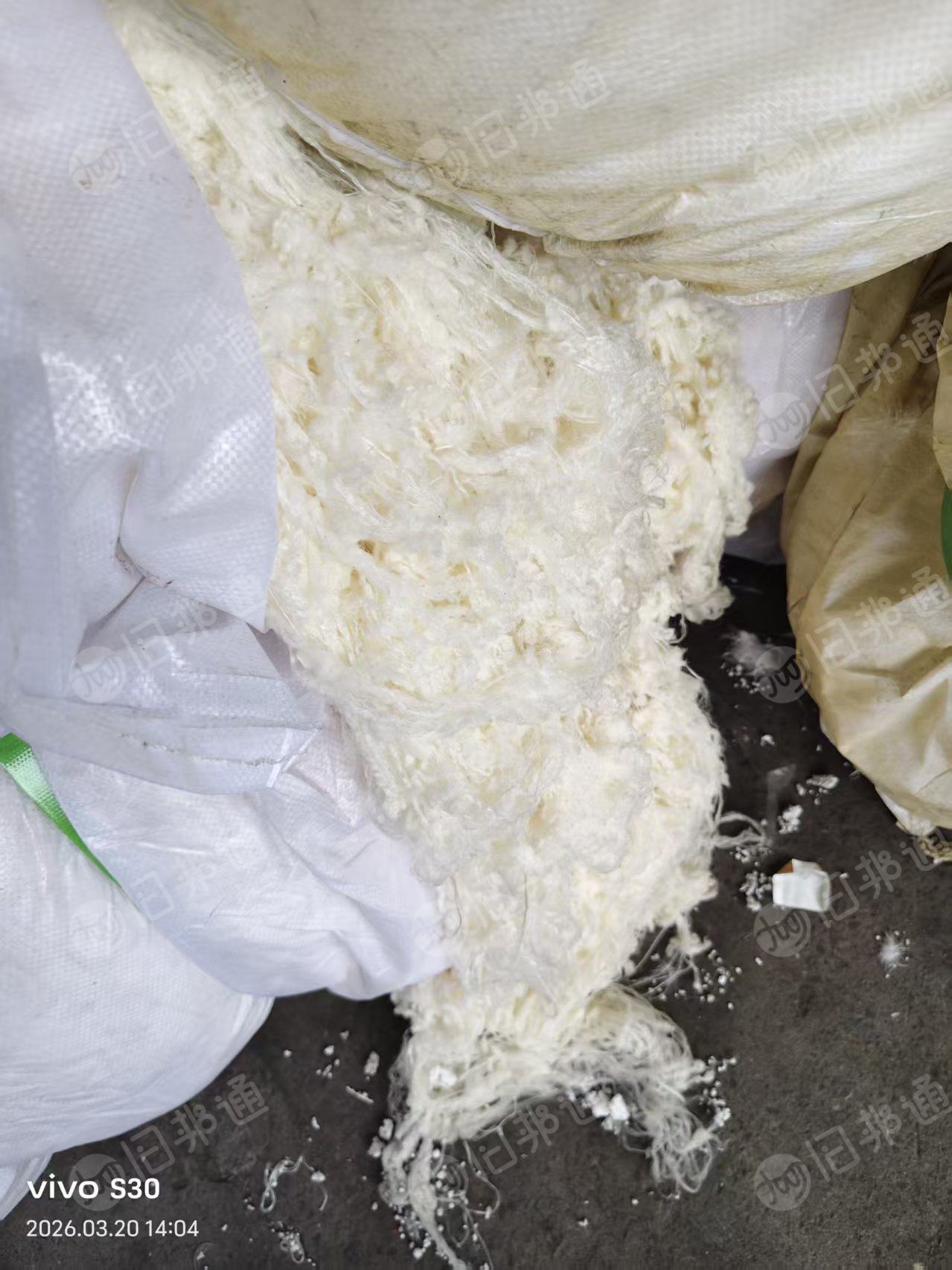 长期出售纯木浆的人造废丝,人造丝纤维,可开花,现货22吨,货在浙江杭州。