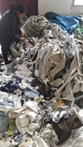 长期出售涤纶窗帘废布，下脚料，月供30吨左右，只袋装不压包，货在湖北襄阳