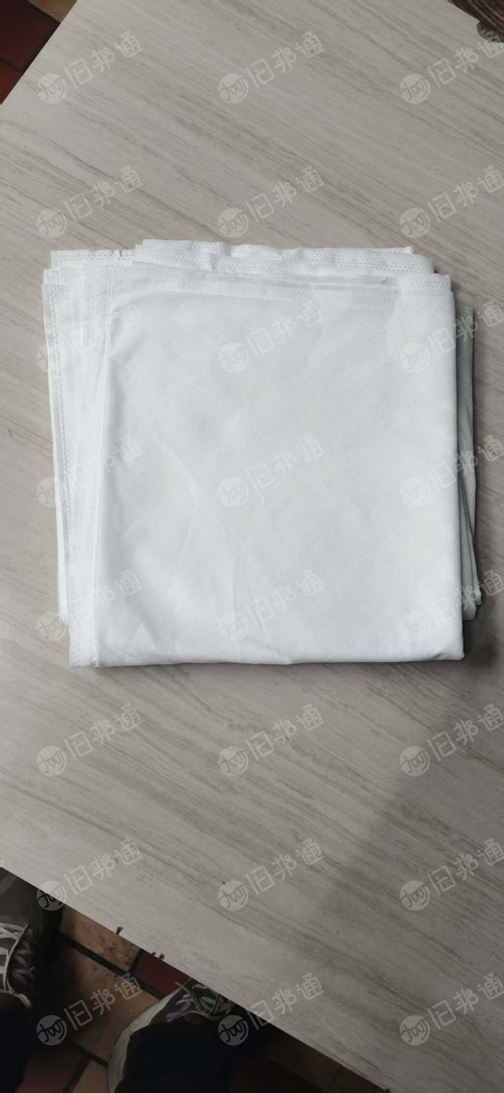 长期出售装汽车玻璃下来的PET材质无纺布，无纺布边角料，废布，货在福建厦门。