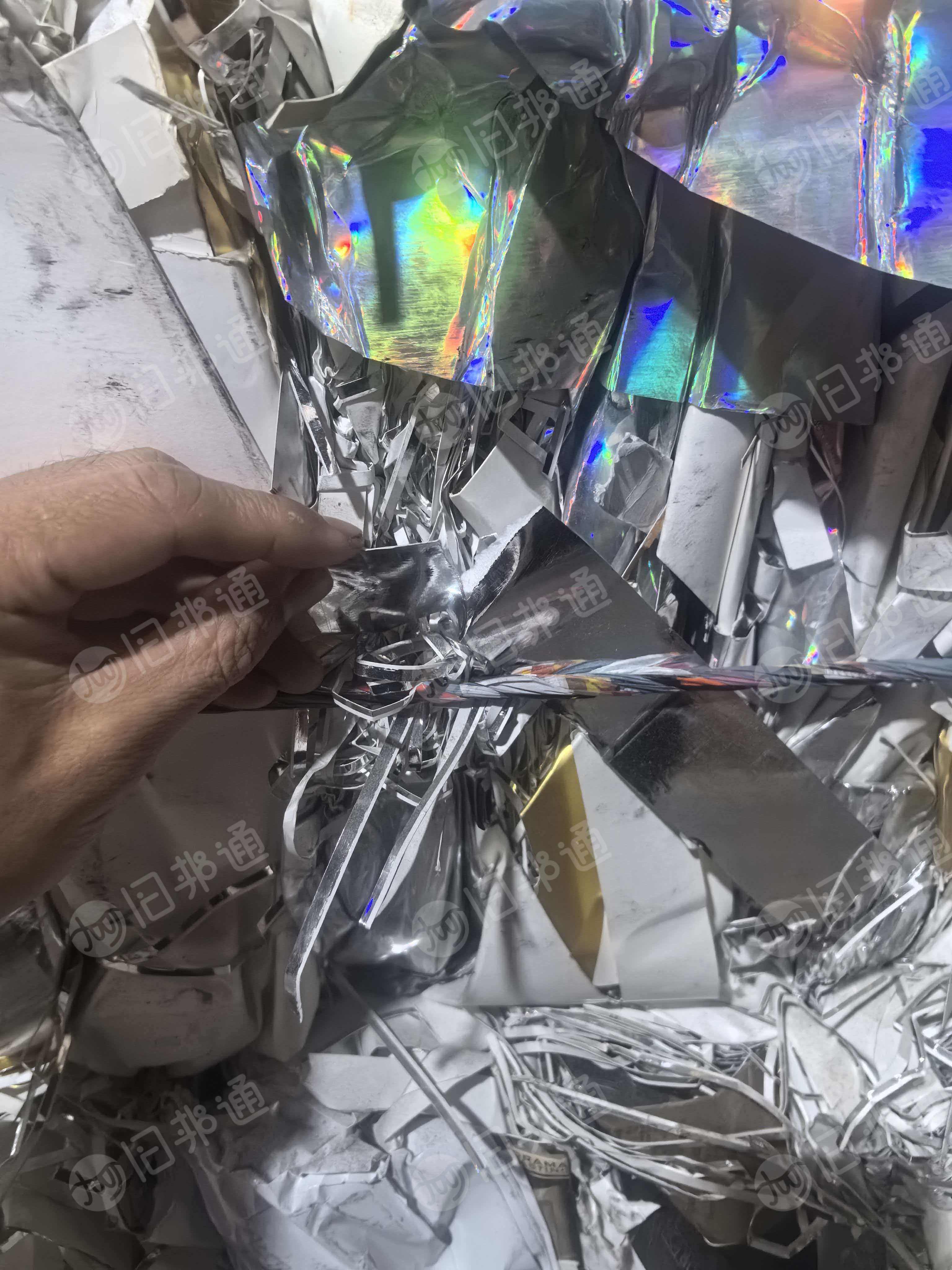 长期出售金银卡边角料，有膜无膜混打