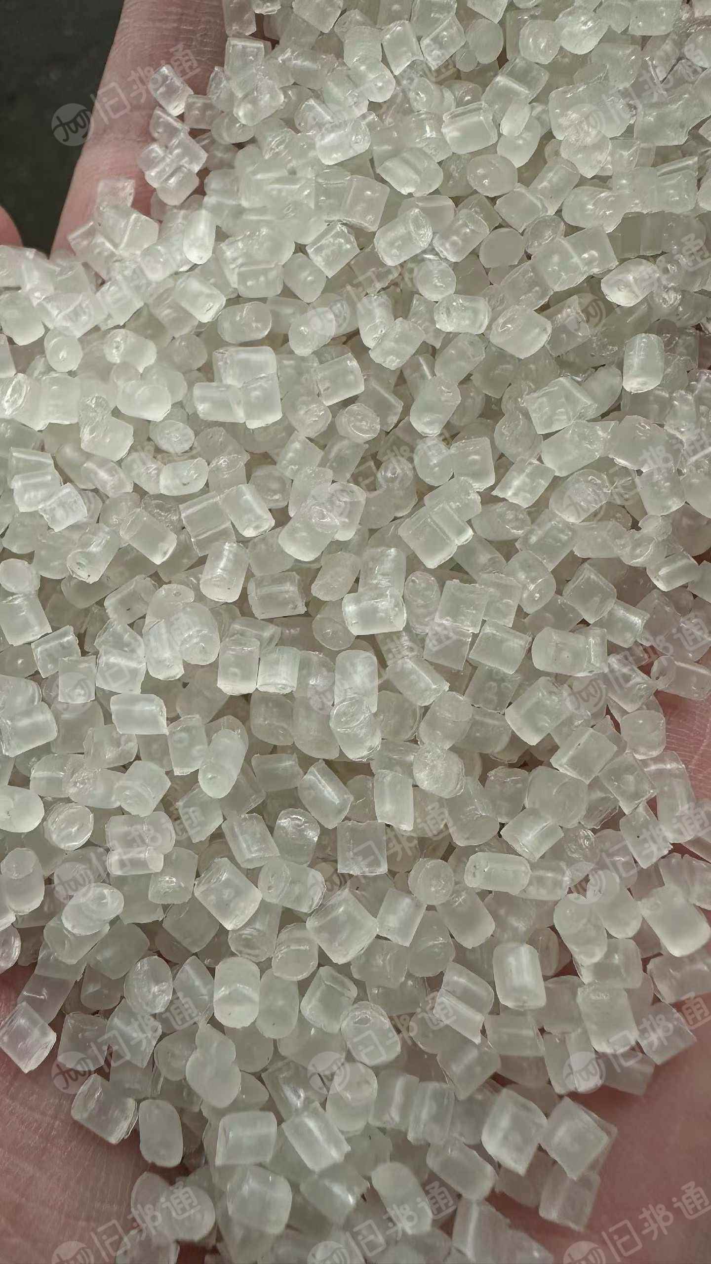 出售输液瓶颗粒，无杂点无气味，现货25吨