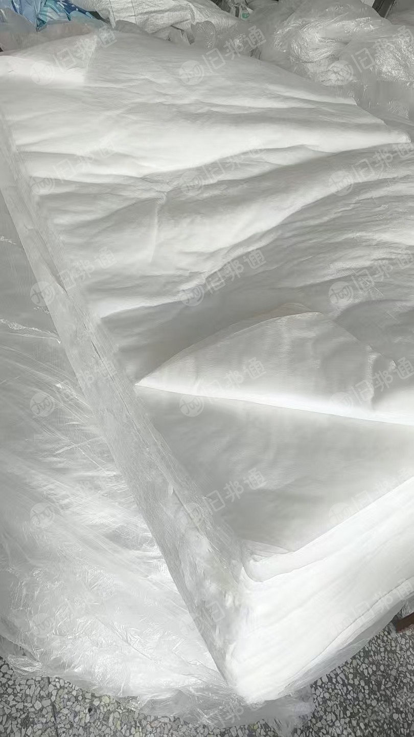 出售丝棉下脚料，无胶棉，被子棉，现货够4.2米一车，货在江苏宿迁