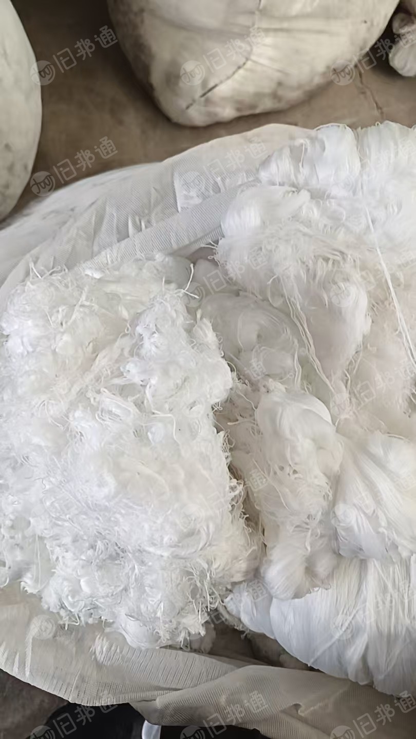 厂家长期出售织布厂下来的涤纶废丝，涤纶干丝，POY DTY FDY都有，打包在一起，月供8吨左右