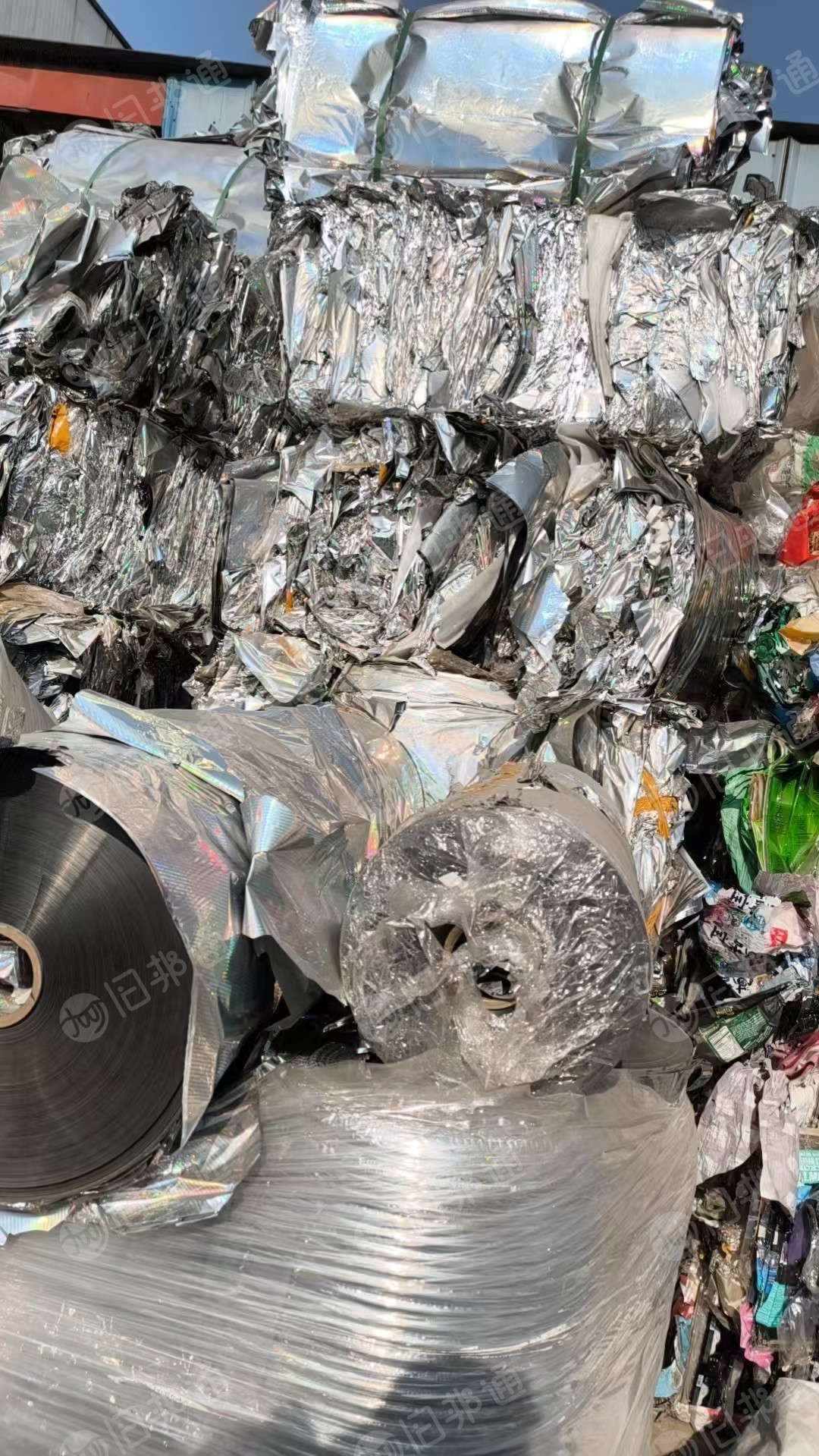 出售opp镀铝膜，都是做打绳子用下来的废膜