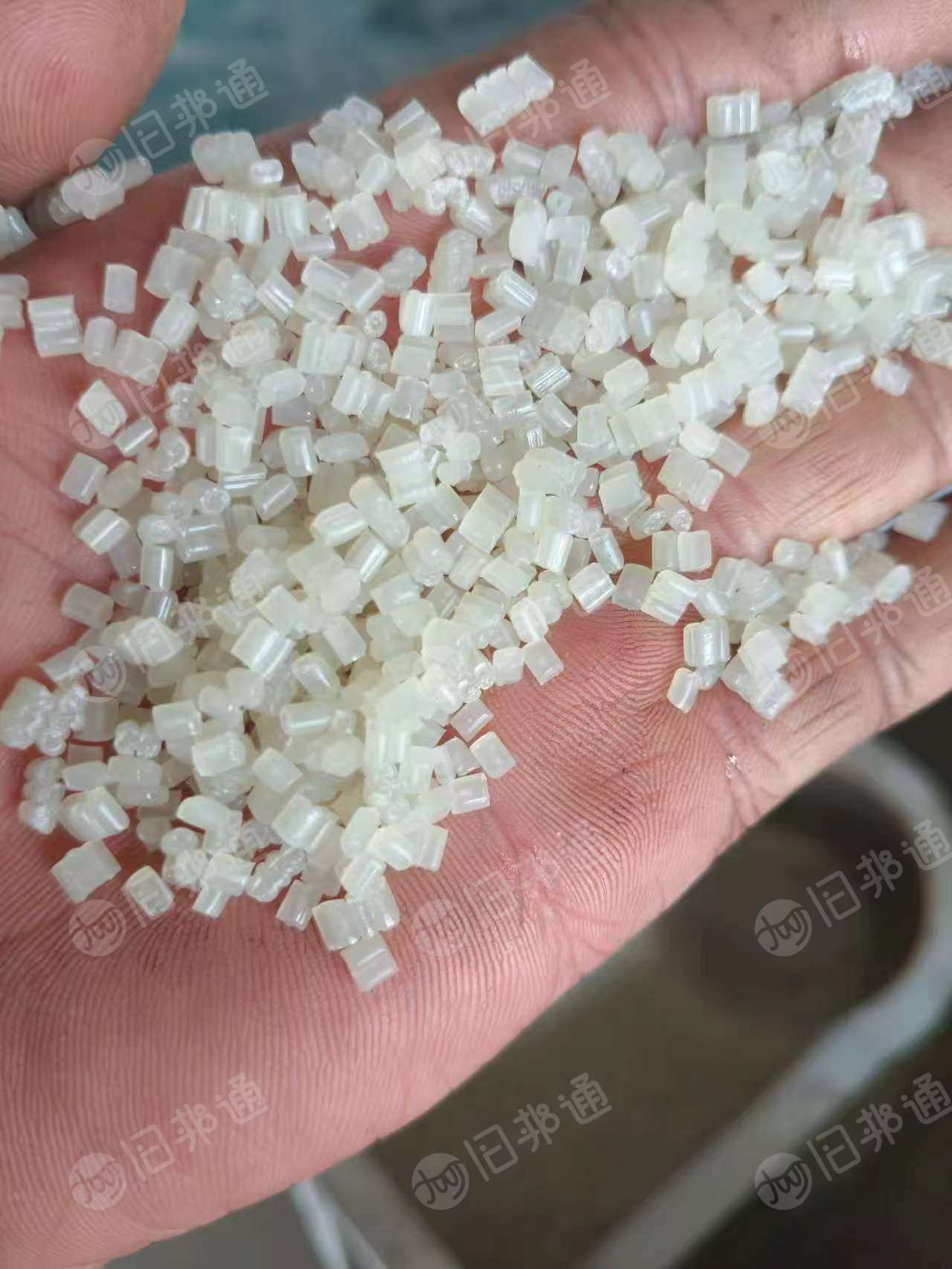 出售PE发泡颗粒，白色蓝色，月供200多吨