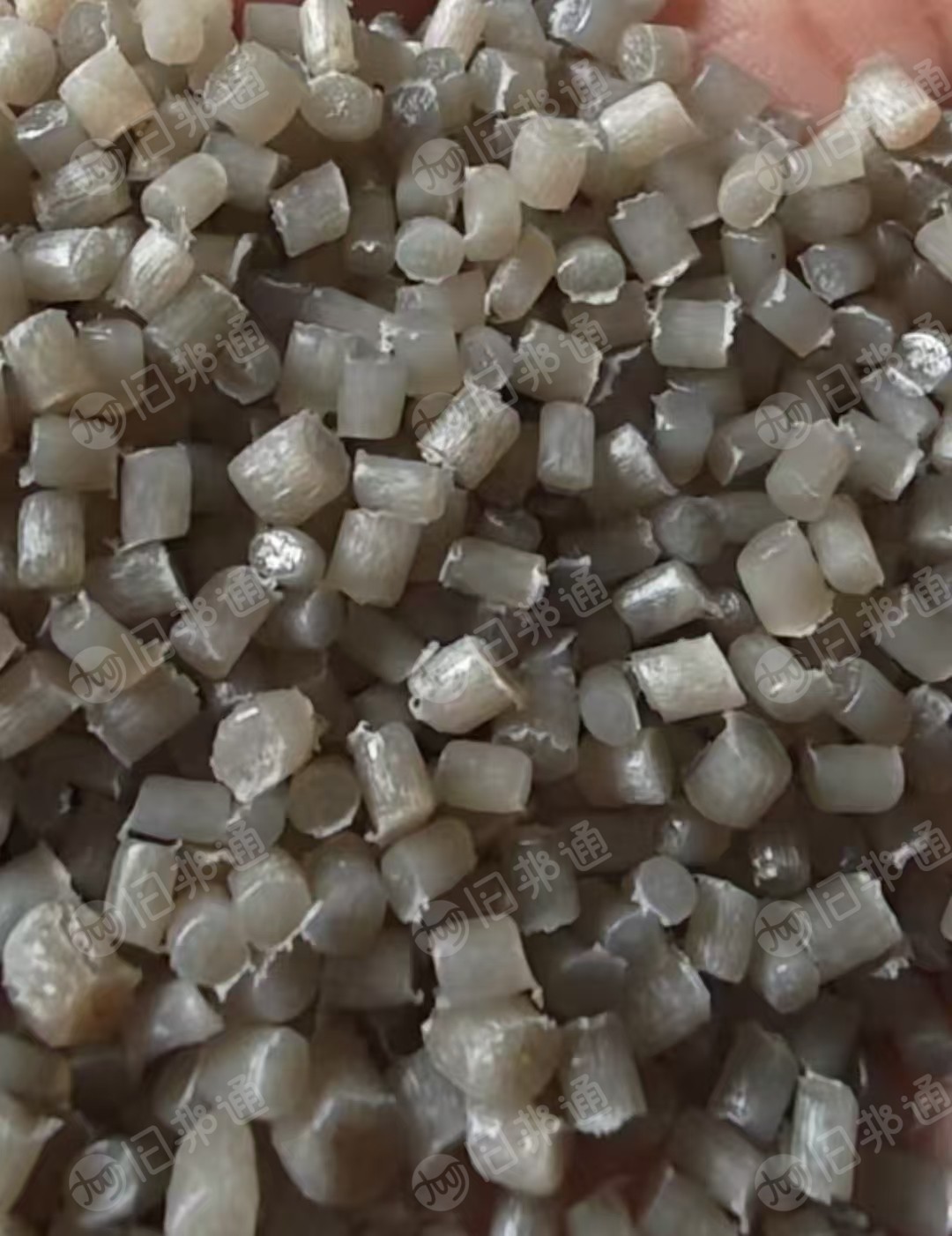 出售PE发泡颗粒，白色蓝色，月供200多吨