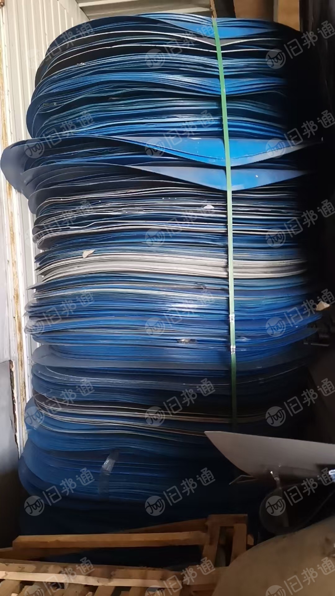 出售PE钢卷外包装皮，钢卷皮毛料，现货2挂车