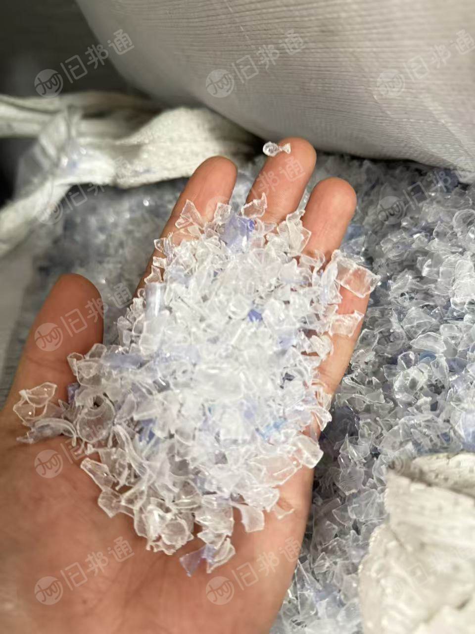 出售PET热洗瓶片，蓝白瓶片，纯白瓶片，现货600吨