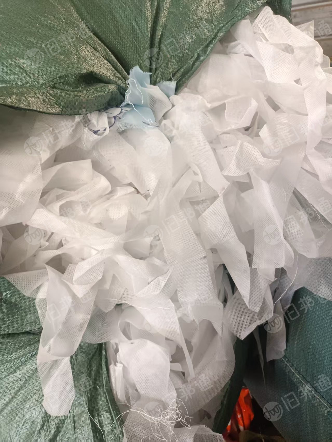 出售白色无纺布边角料，无纺布，现货9.6米一车