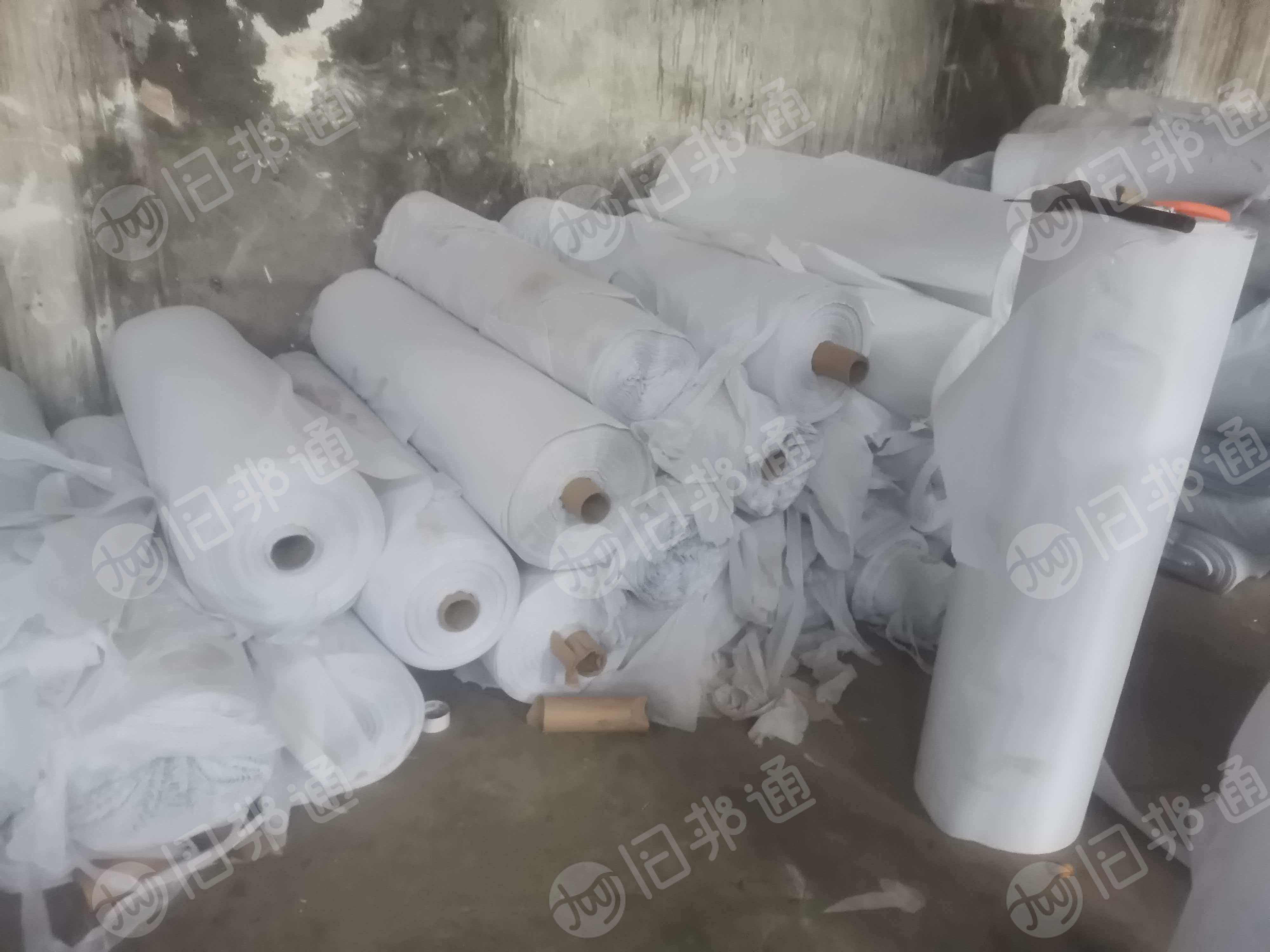 长期出售无纺布卷材,无纺布,克重六七十,现货十吨左右,可用来做包装,现货十吨左右